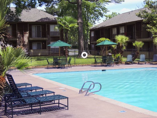 Aspen Apartments Pool